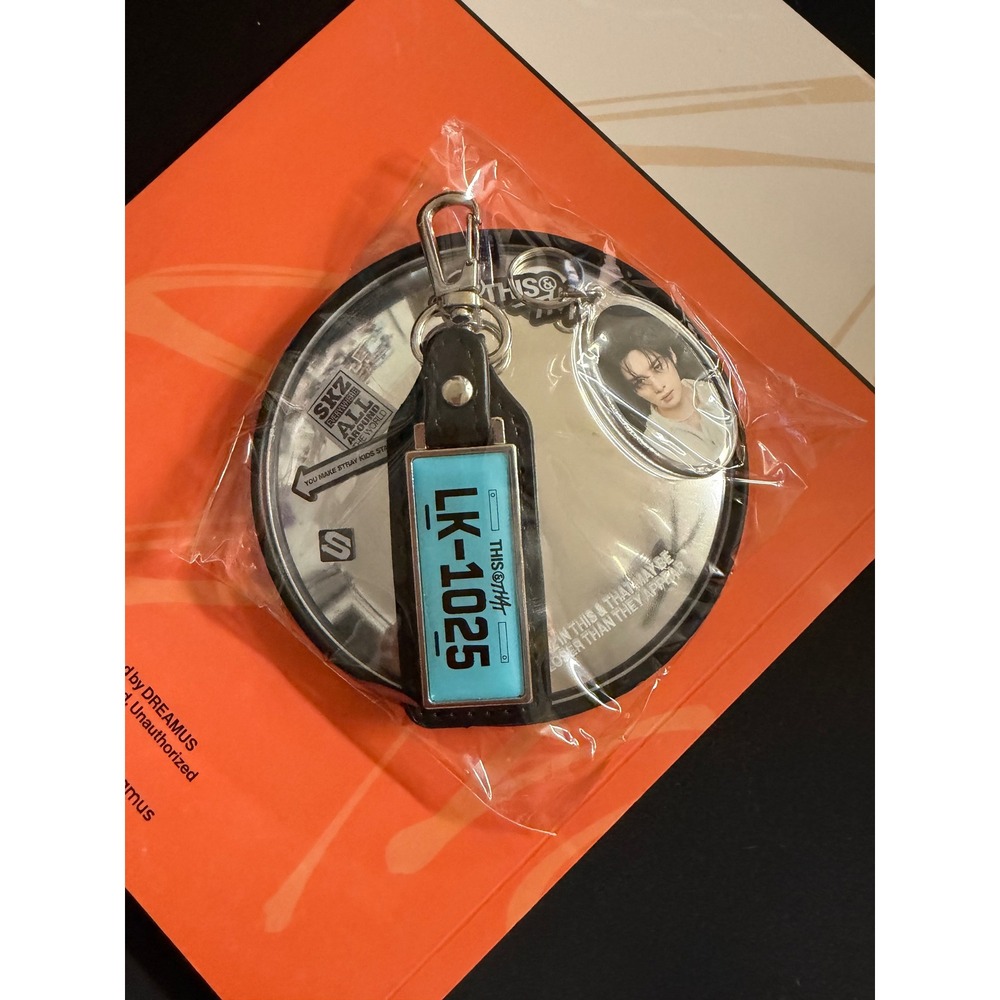 STRAY KIDS Leeknow This & That Truck Version Mirror & Keychain Set
